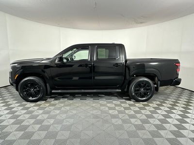 2023 Nissan Frontier SV Midnight Edition & Technology Package