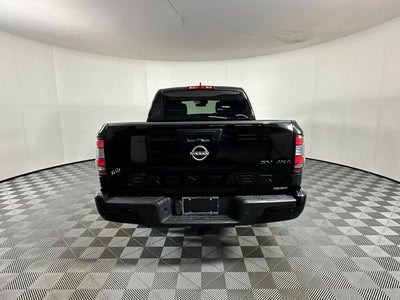 2023 Nissan Frontier SV Midnight Edition & Technology Package