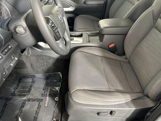 2023 Nissan Frontier SV Convenience, Technology & Tow Package