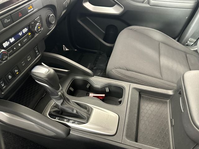 2023 Nissan Frontier SV Convenience, Technology & Tow Package