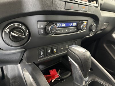 2022 Nissan Frontier SV Convenience & Technology Package