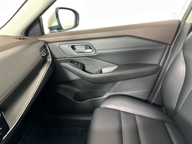 2023 Nissan Rogue SV Premium Package