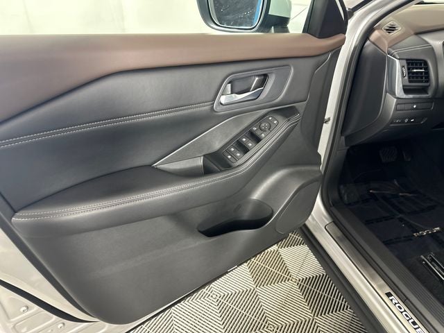 2023 Nissan Rogue SV Premium Package