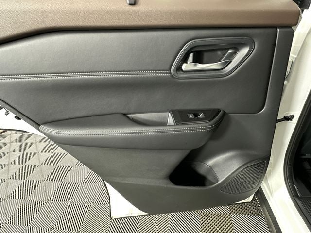 2023 Nissan Rogue SV Premium Package