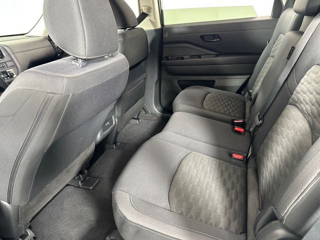 2024 Nissan Pathfinder S