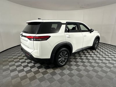 2024 Nissan Pathfinder S