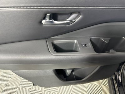 2024 Nissan Pathfinder SL Premium Package