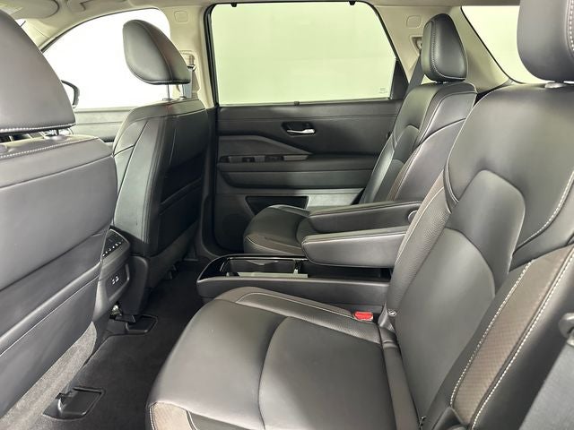 2024 Nissan Pathfinder SL Premium Package