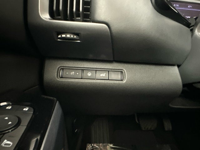 2023 Nissan Pathfinder SL Premium Package