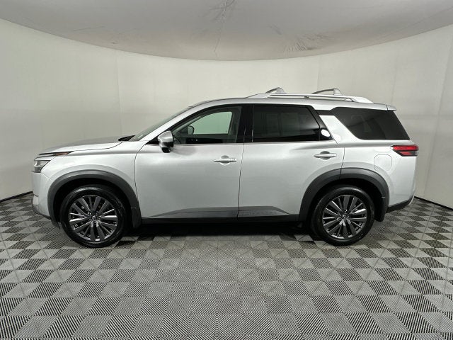 2023 Nissan Pathfinder SL Premium Package