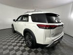 2023 Nissan Pathfinder SL Premium Package