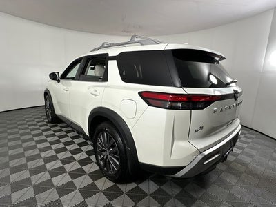 2023 Nissan Pathfinder SL Premium Package