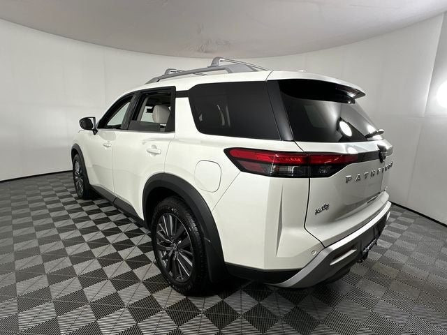 2023 Nissan Pathfinder SL Premium Package