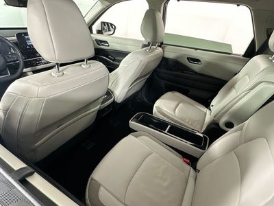 2023 Nissan Pathfinder SL Premium Package