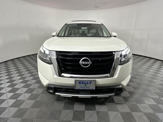 2023 Nissan Pathfinder SL Premium Package