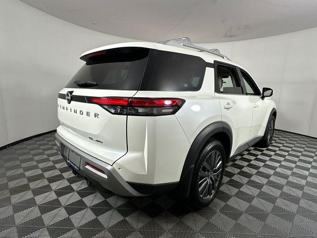 2023 Nissan Pathfinder SL Premium Package