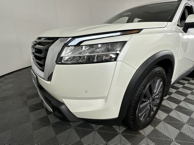 2023 Nissan Pathfinder SL Premium Package