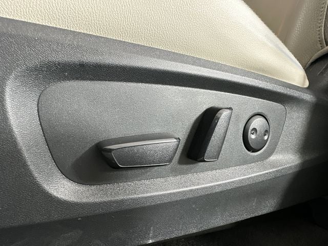 2023 Nissan Pathfinder SL Premium Package