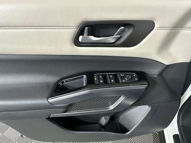 2023 Nissan Pathfinder SL Premium Package