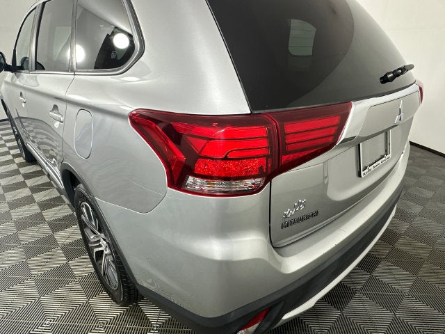 2018 Mitsubishi Outlander ES