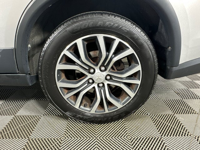 2018 Mitsubishi Outlander ES