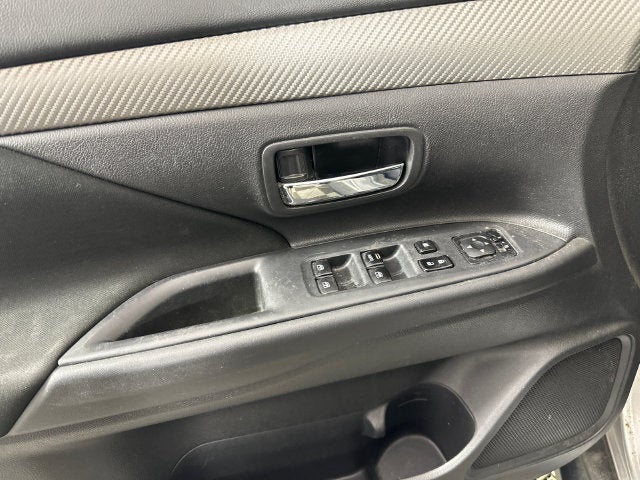 2018 Mitsubishi Outlander ES