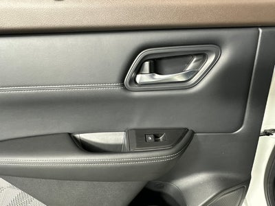 2023 Nissan Rogue SV Midnight Edition & Premium Package