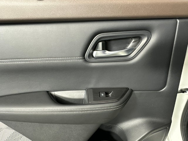 2023 Nissan Rogue SV Midnight Edition & Premium Package