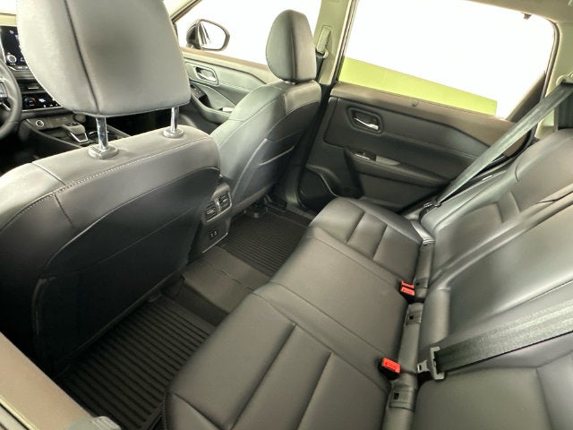 2023 Nissan Rogue SV Midnight Edition & Premium Package