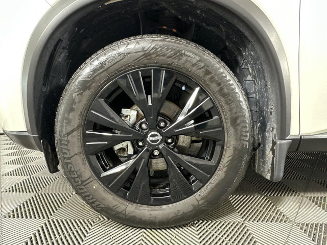 2023 Nissan Rogue SV Midnight Edition & Premium Package