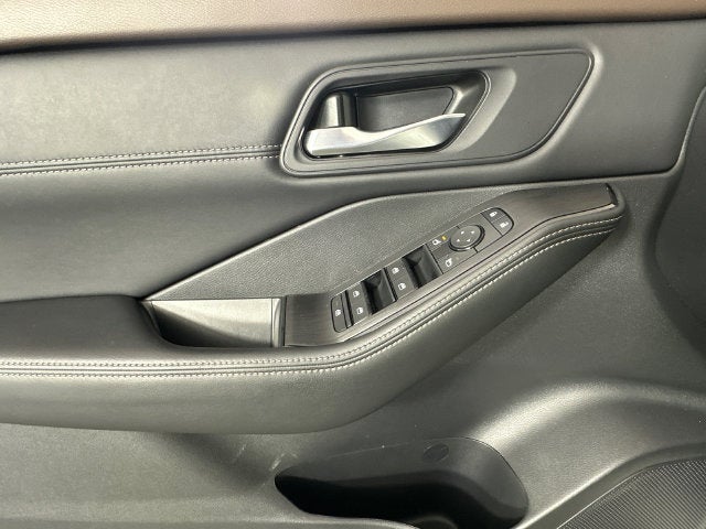 2023 Nissan Rogue SV Midnight Edition & Premium Package