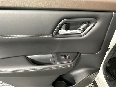 2023 Nissan Rogue SV Midnight Edition & Premium Package