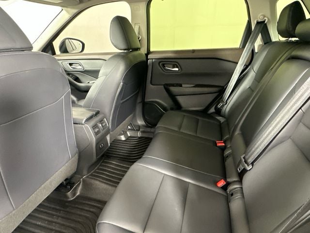 2023 Nissan Rogue SV Midnight Edition & Premium Package