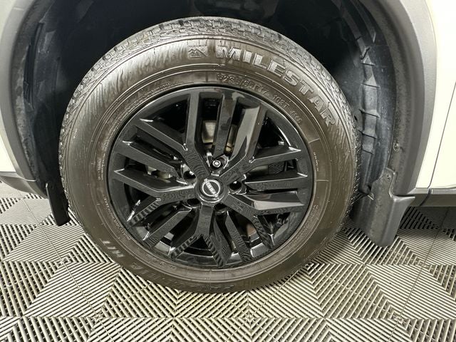 2023 Nissan Rogue SV Midnight Edition & Premium Package