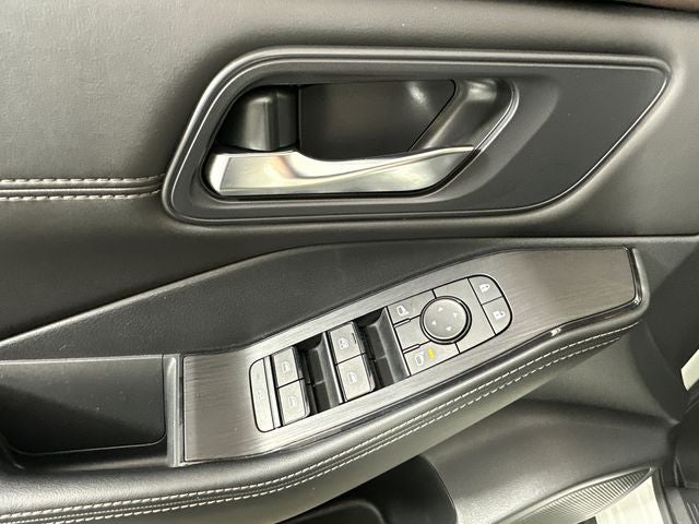 2023 Nissan Rogue SV Midnight Edition & Premium Package