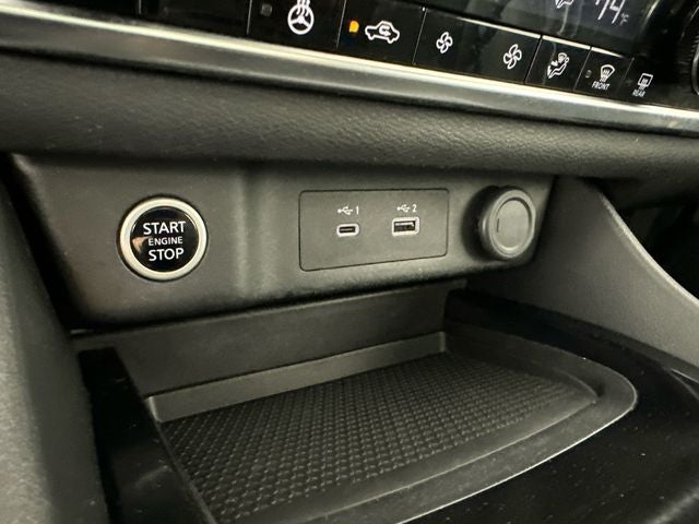 2023 Nissan Rogue SV Midnight Edition & Premium Package