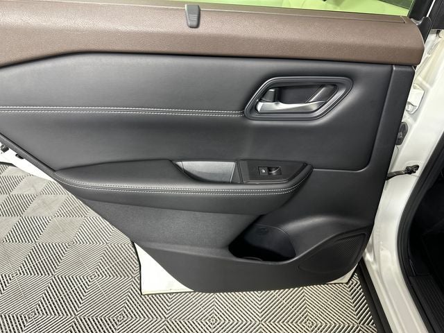 2023 Nissan Rogue SV Midnight Edition & Premium Package