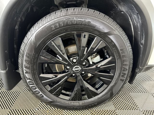 2023 Nissan Rogue SV Midnight Edition & Premium Package