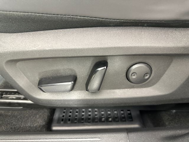 2023 Nissan Rogue SV Midnight Edition & Premium Package