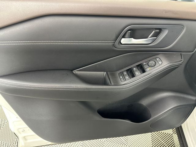 2023 Nissan Rogue SV Midnight Edition & Premium Package