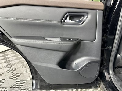 2023 Nissan Rogue SV Midnight Edition & Premium Package