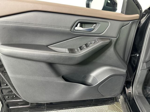 2023 Nissan Rogue SV Midnight Edition & Premium Package