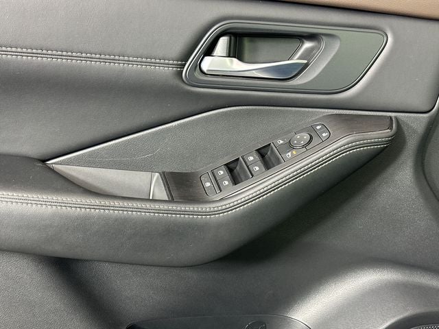 2023 Nissan Rogue SV Midnight Edition & Premium Package