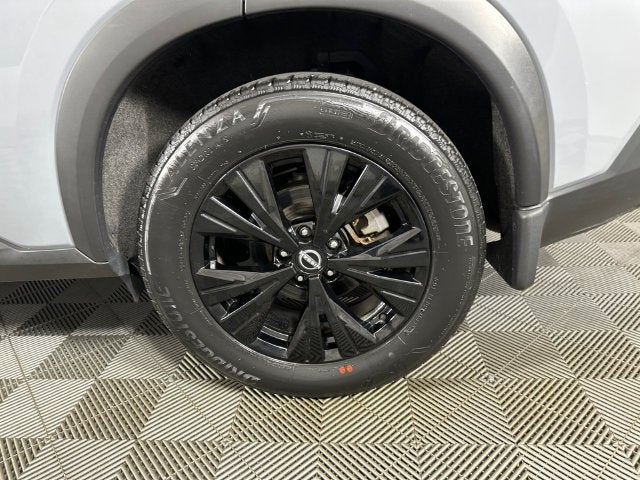 2023 Nissan Rogue SV Midnight Edition & Premium Package