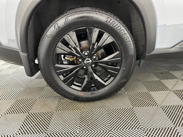 2023 Nissan Rogue SV Midnight Edition & Premium Package