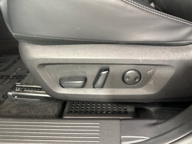 2023 Nissan Rogue SV Midnight Edition & Premium Package