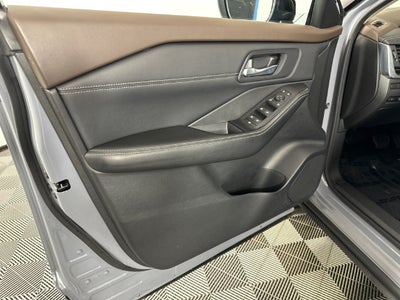 2023 Nissan Rogue SV Midnight Edition & Premium Package
