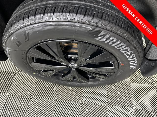 2023 Nissan Rogue SV Midnight Edition & Premium Package