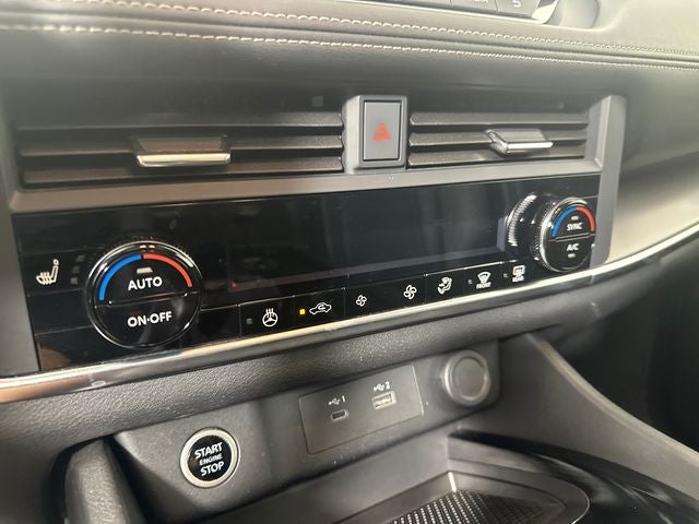 2023 Nissan Rogue SV Midnight Edition & Premium Package