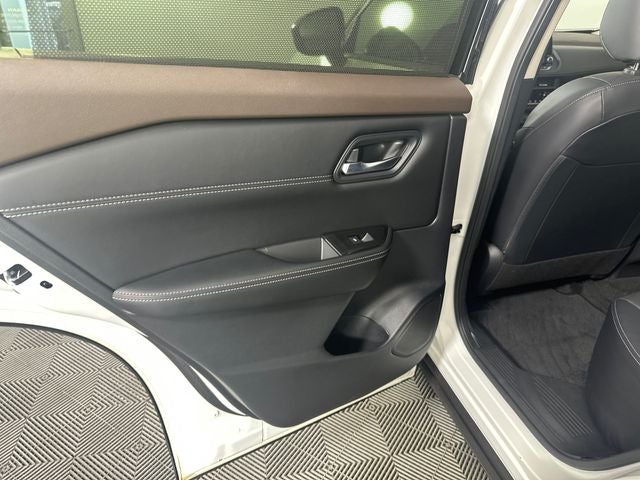 2023 Nissan Rogue SV Midnight Edition & Premium Package